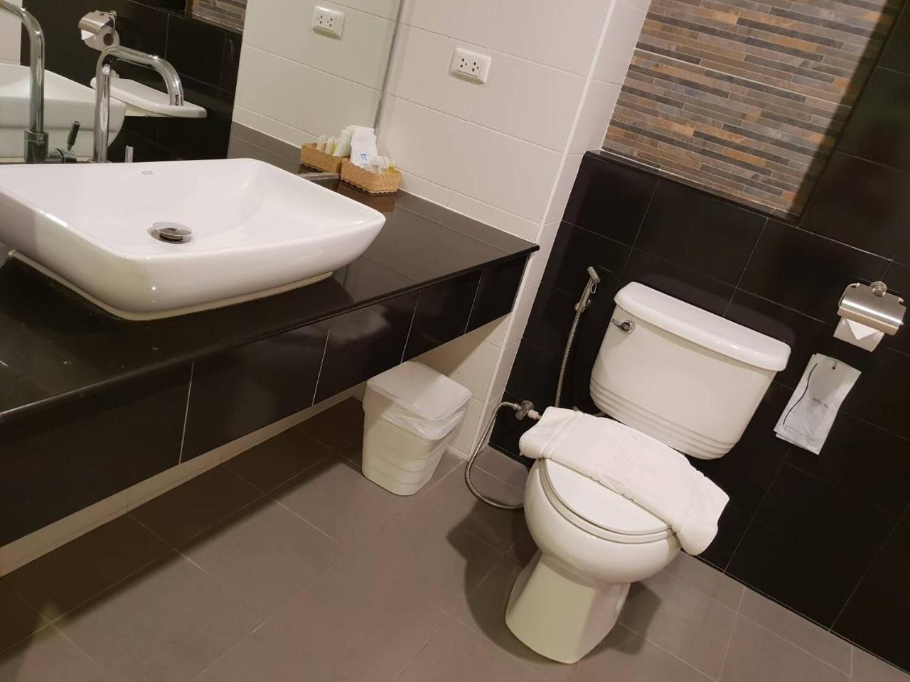 Omg Hotel Khon Kaen Exteriör bild