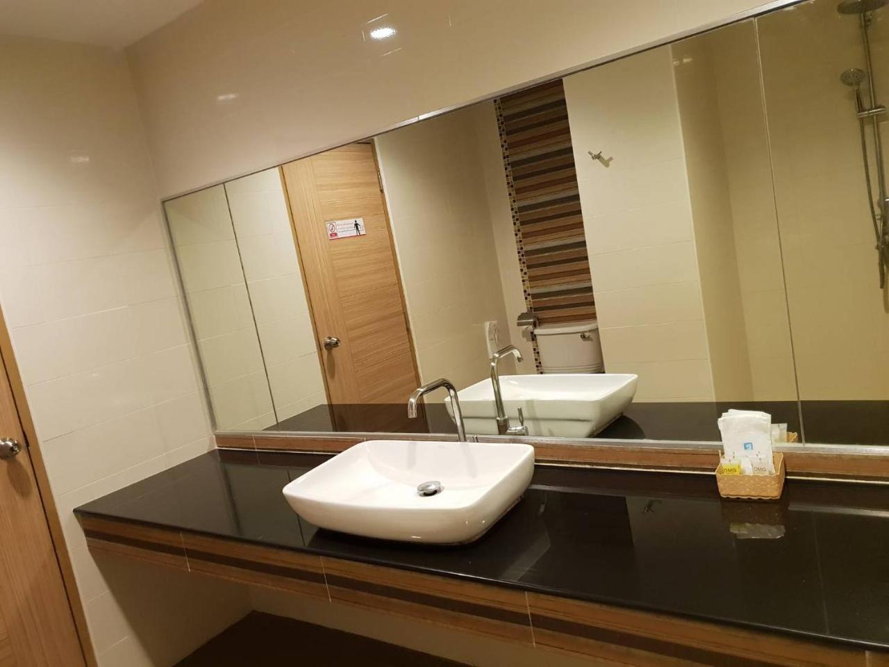 Omg Hotel Khon Kaen Exteriör bild